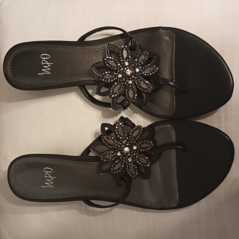Woman's Impo fashion sandals